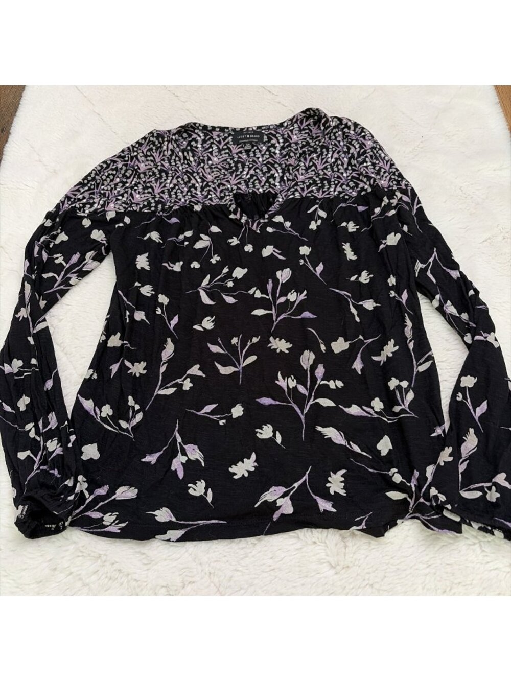 Lucky Brand Women’s Small Boho Floral V-Neck Long Sleeve Tee